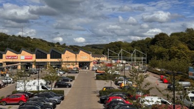 Steelwork rises for new M&S Foodhall at Fox Valley ahead of autumn opening